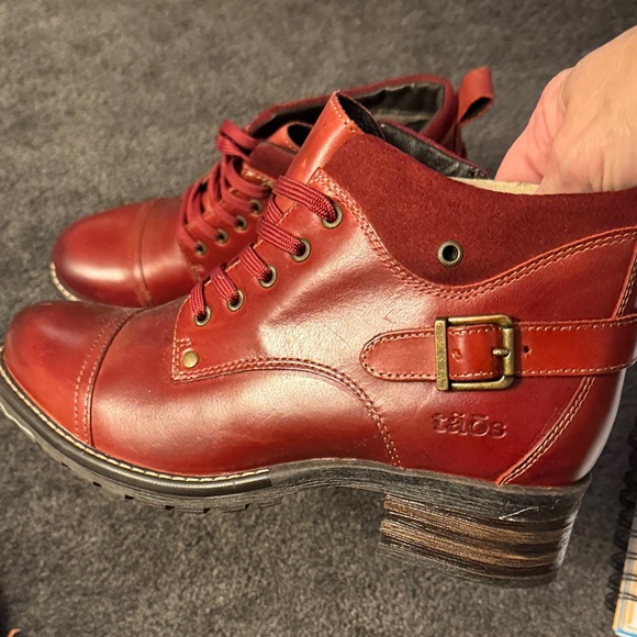 Taos Footwear Red Lace Up Boots - Picture 2 of 6